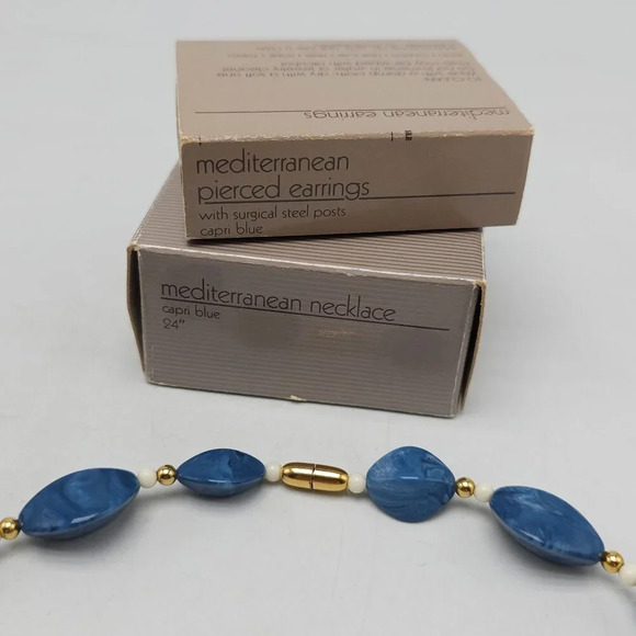 Vintage 1986 Avon Marbled Blue Mediterranean Lucite Bead Necklace Earring Set - Picture 2 of 5